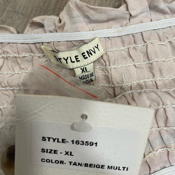 🆕NWT- STYLE ENVY Strapless (Tube top). - Picture 6 of 6